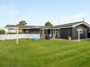 Holiday Home Gull - 150m from the sea by Interhome
